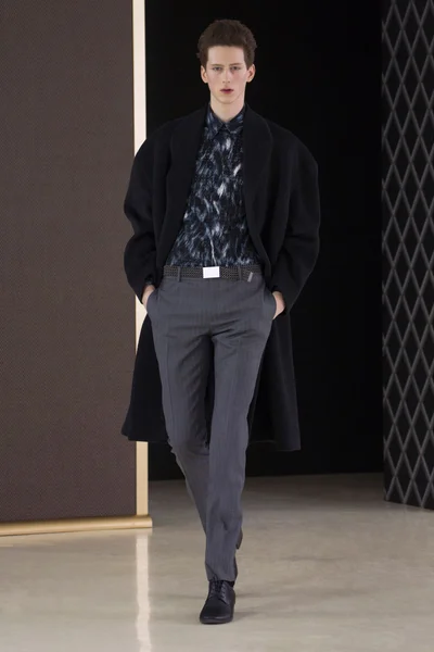 Look 9